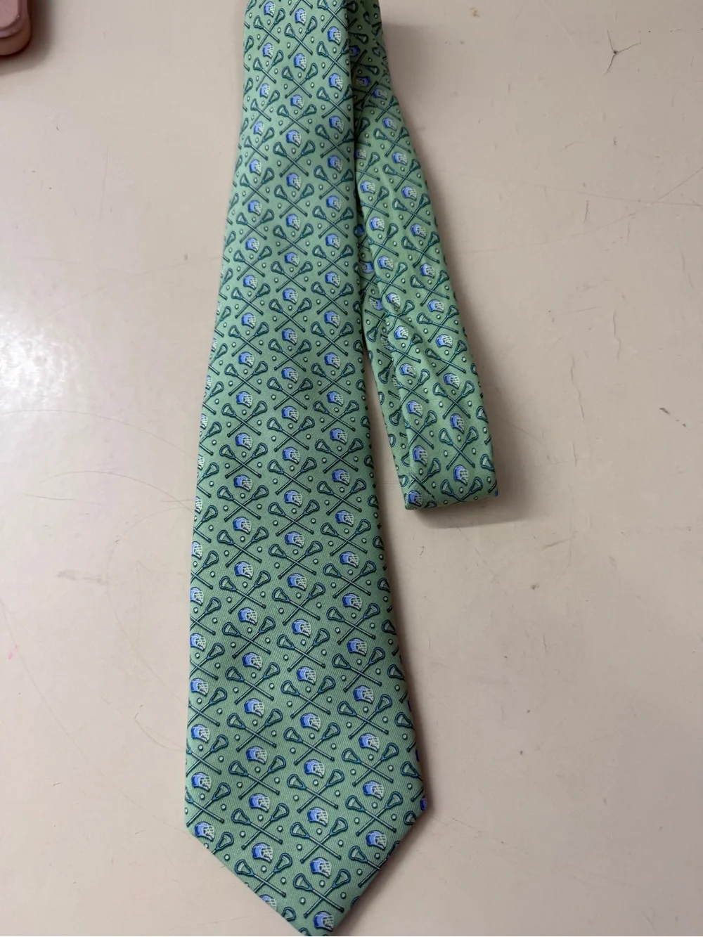 Vineyard Vines Light Green Tie with Blue Accent Pattern